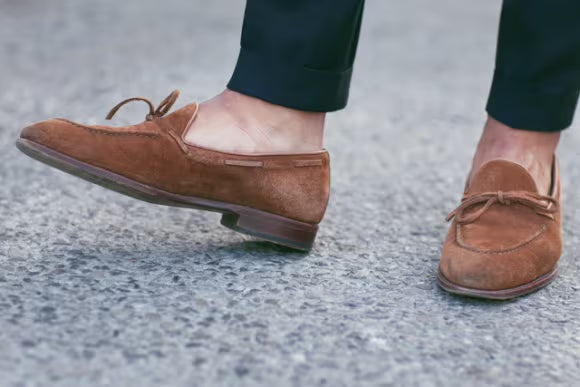 How F1 Drivers & Yacht Owners Pull Off the Sockless Look (Without the Sweat)